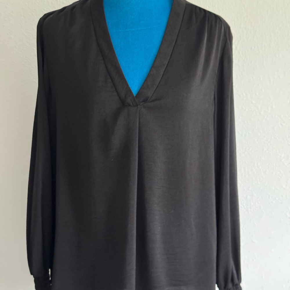 Women’s Black V-Neck Long Sleeve Top Alfani